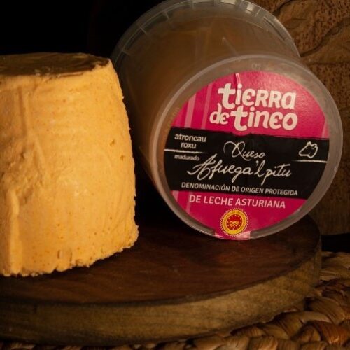 Queso Afuega´l Pitu rojo Atroncau de Tineo -Tienda online de quesos artesanales gourmet.