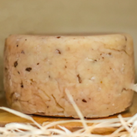 Queso de Taramundi con nueces y avellanas - Tienda online de quesos artesanales gourmet