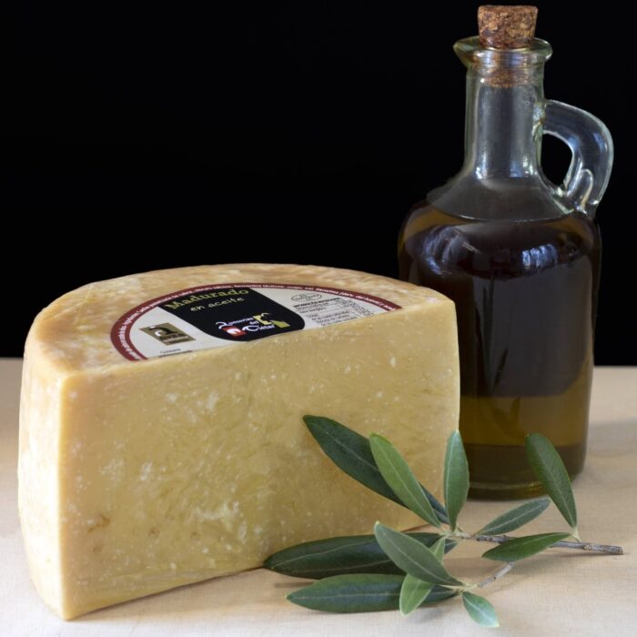 Queso de cabra madurado en aceite de oliva virgen -Tienda online de quesos artesanales